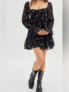 UO | Lannette | Long Sleeve Mini Dress M